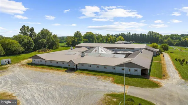 $3,995,000 | 400 North Guernsey Road, West Grove, PA 19390