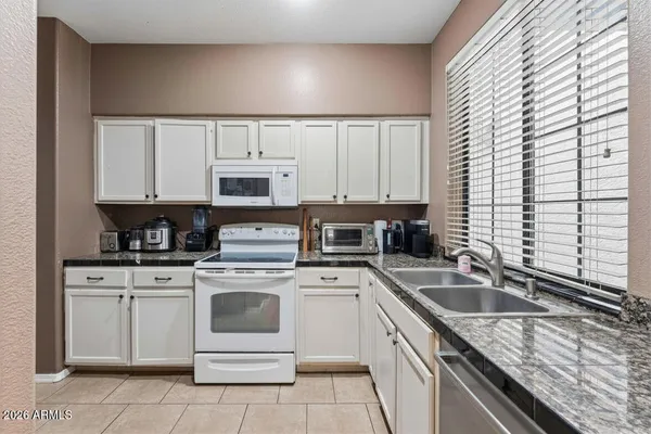 $325,000 | 3422 East University Drive, Unit 19, Mesa, AZ 85213