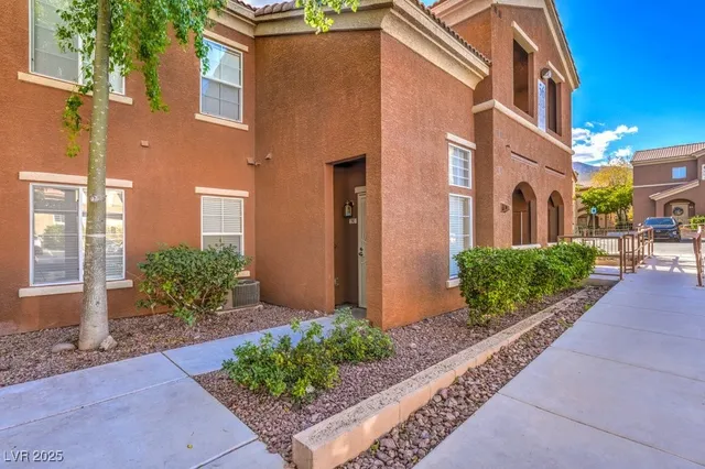 $295,000 | 3920 Legend Hills Street, Unit 202, Las Vegas, NV 89129