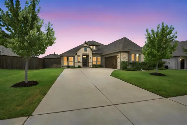 $435,000 | 466 Summer Grove Drive, Midlothian, TX 76065