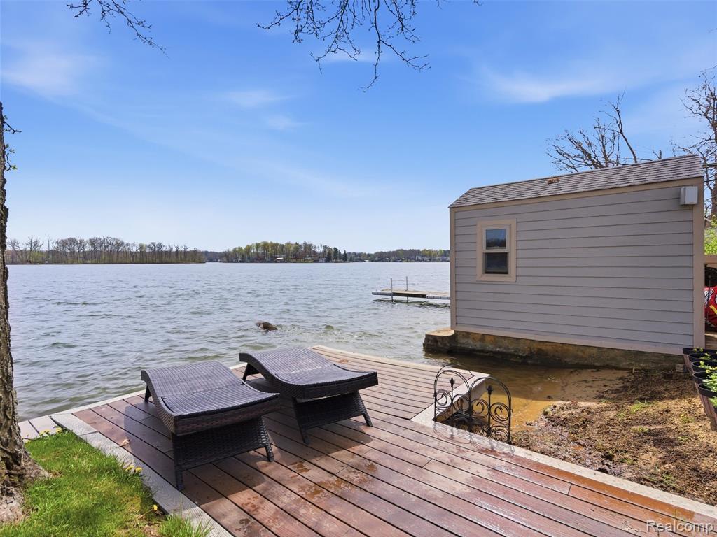 16342 Stages Island Fenton, MI 48430 - Photo 8 of 42