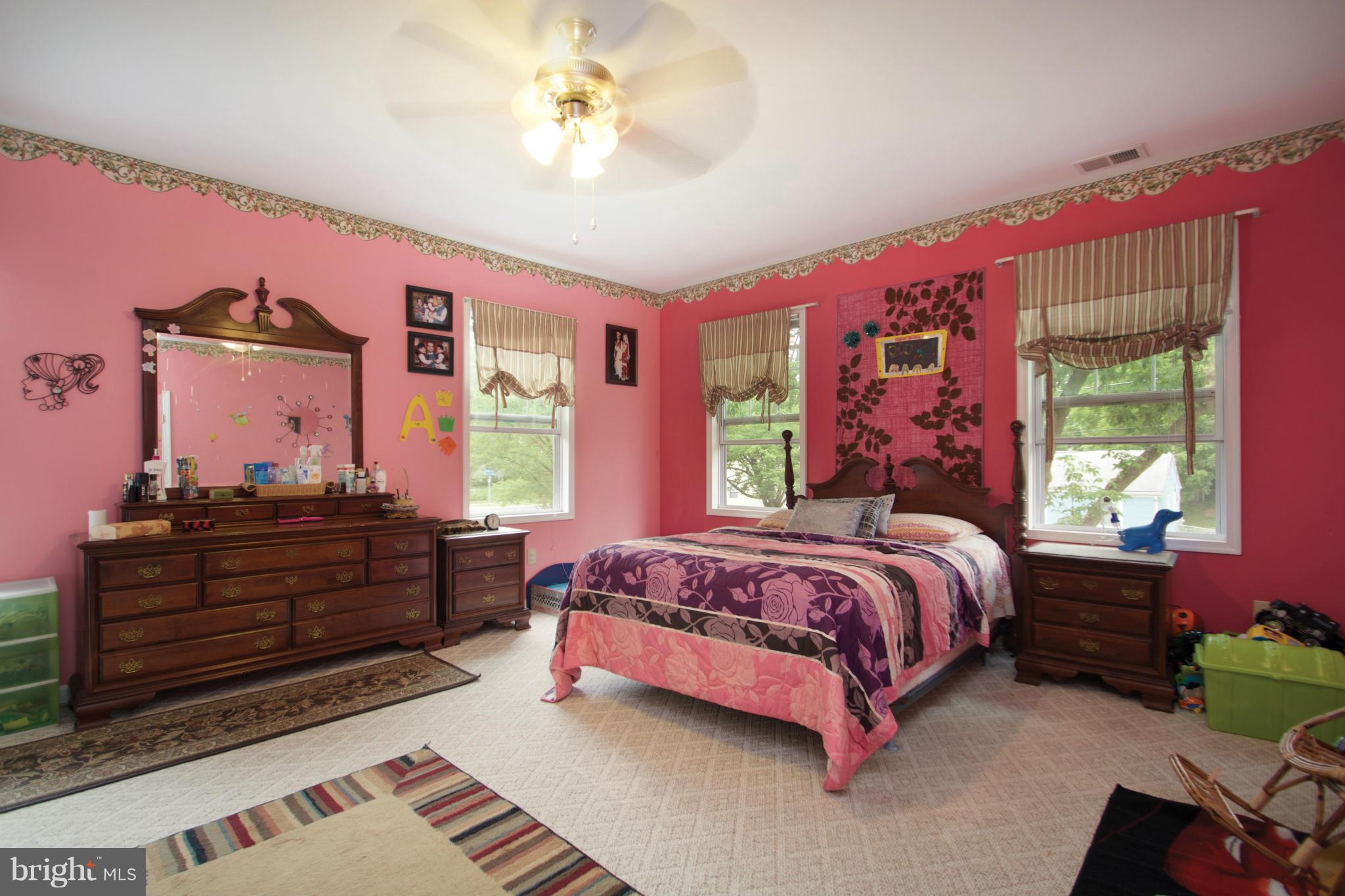 505 Pinewood Road Rockville, MD 20850 - Photo 19 of 30 Bedroom
