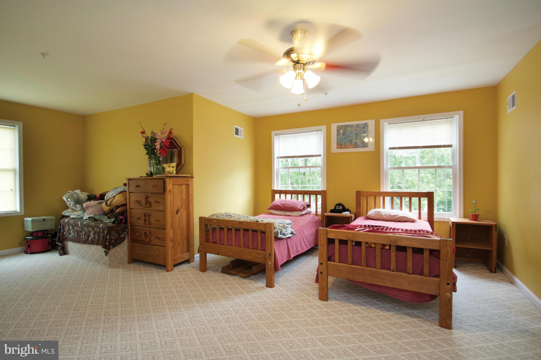 505 Pinewood Road Rockville, MD 20850 - Photo 25 of 30 Bedroom