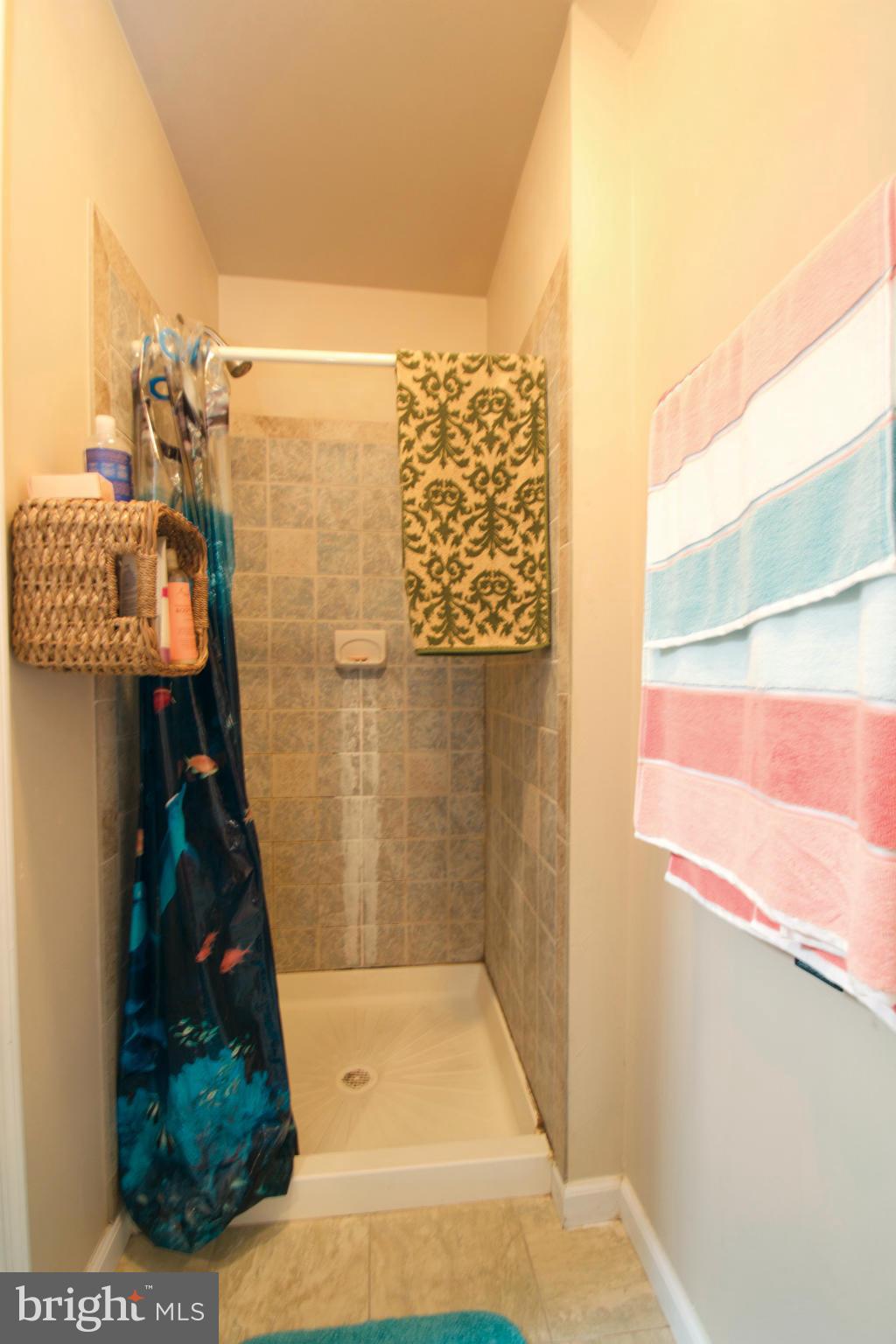 505 Pinewood Road Rockville, MD 20850 - Photo 27 of 30 Bath
