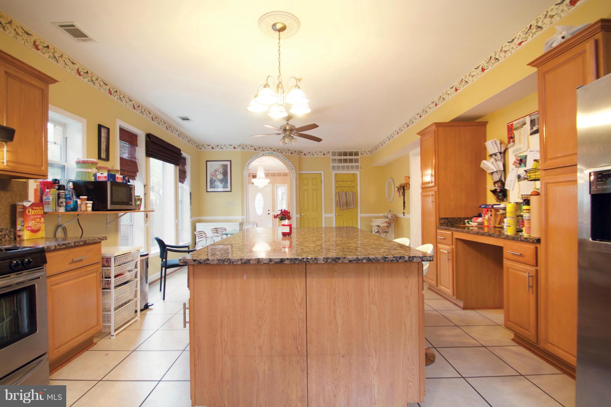 505 Pinewood Road Rockville, MD 20850 - Photo 6 of 30 Kitchen