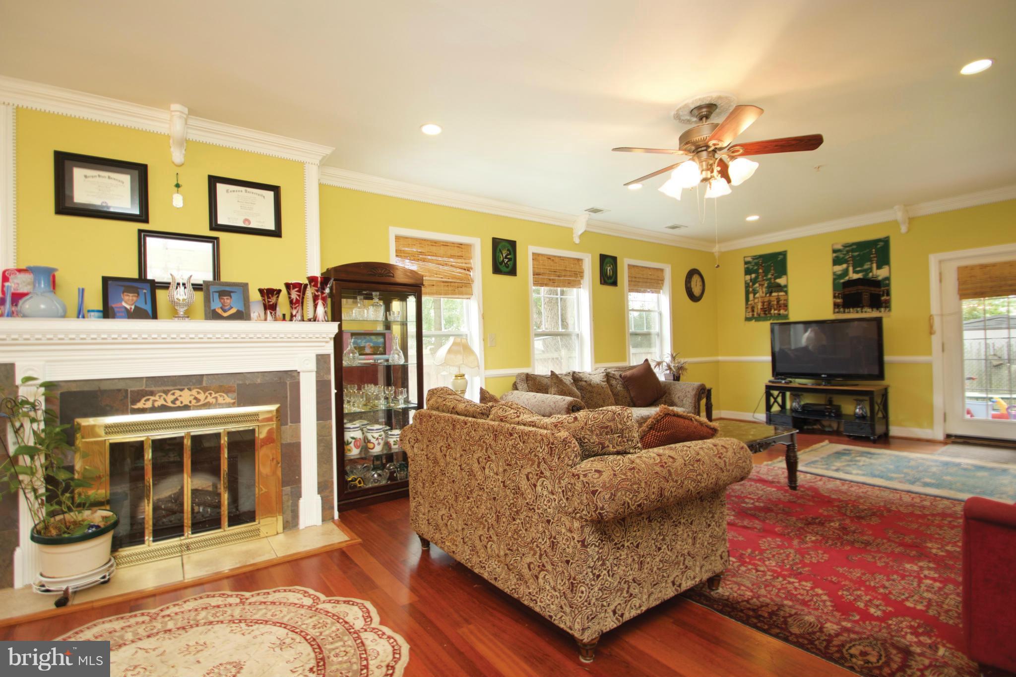 505 Pinewood Road Rockville, MD 20850 - Photo 8 of 30 Family Room
