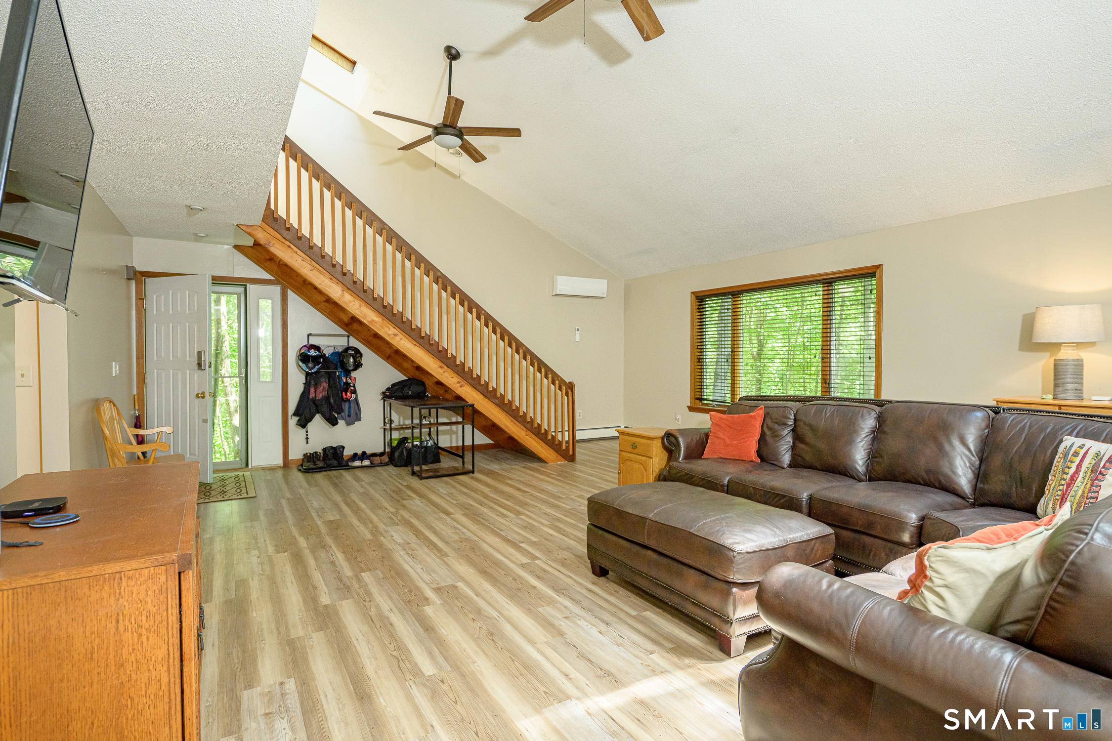 81 White Plains Road Norwich, CT 06360 - Photo 10 of 29