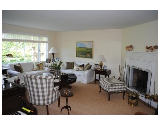 453 West Main Road Little Compton, RI 02837 - Photo 2 of 11 Living Room.