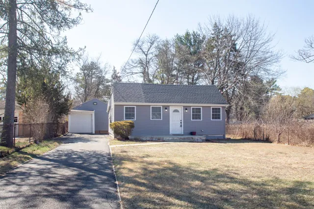 $469,990 | 4 A Ralph Avenue, Brentwood, NY 11717