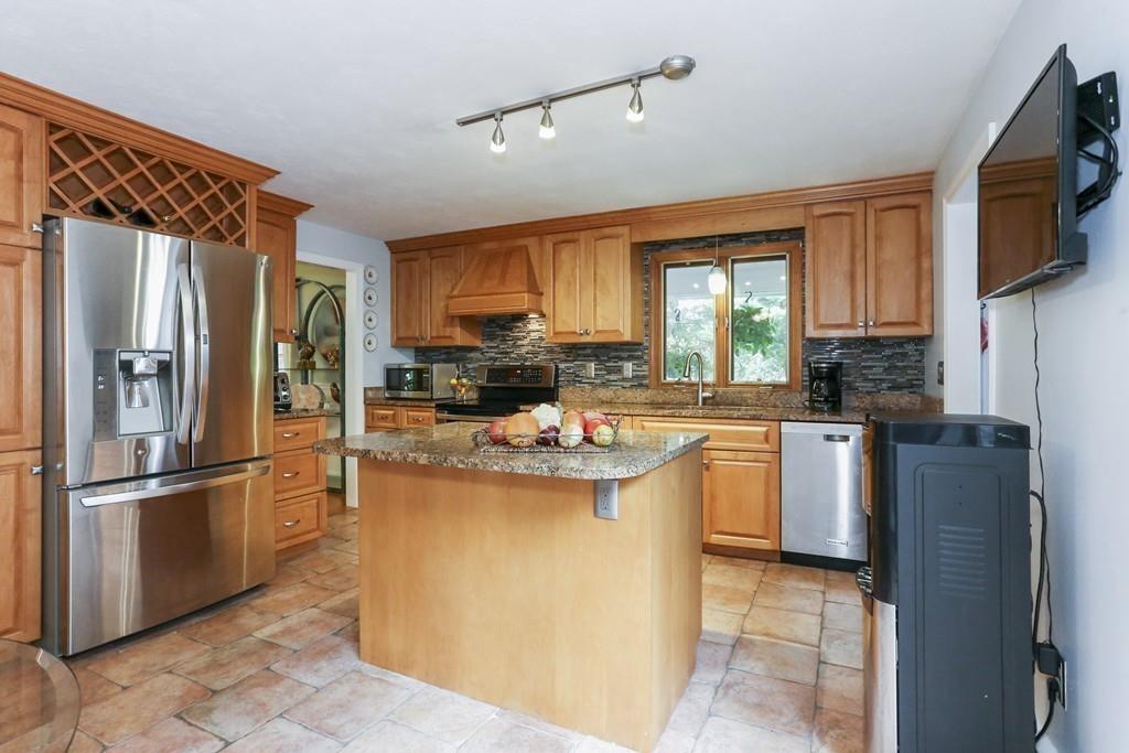 24 Bells Brook Road Lakeville, MA 02347 - Photo 3 of 35