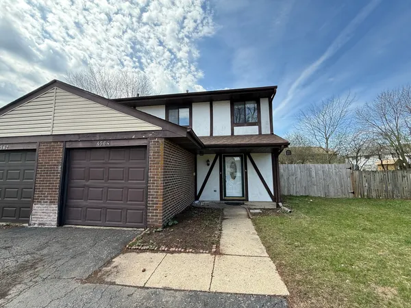 $2,300 | 4564 Whitney Drive, Hanover Park, IL 60133