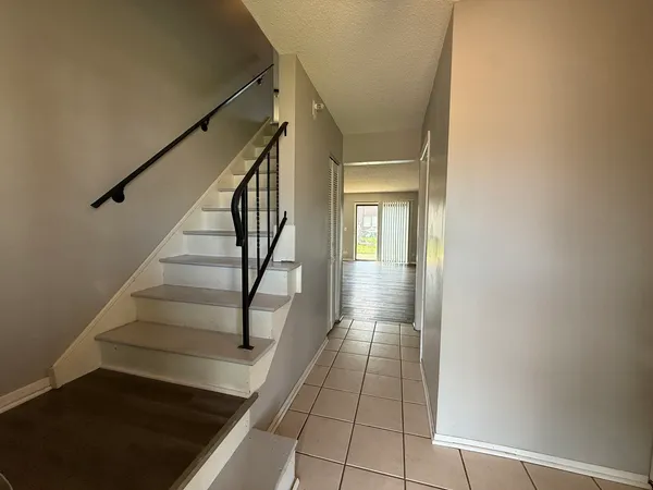$2,300 | 4564 Whitney Drive, Hanover Park, IL 60133