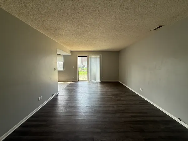 $2,300 | 4564 Whitney Drive, Hanover Park, IL 60133