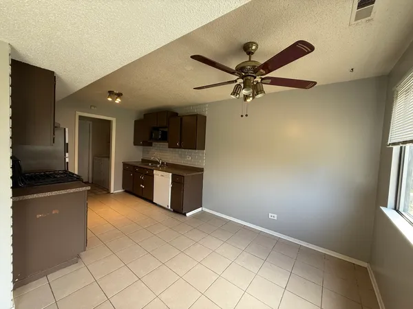 $2,300 | 4564 Whitney Drive, Hanover Park, IL 60133