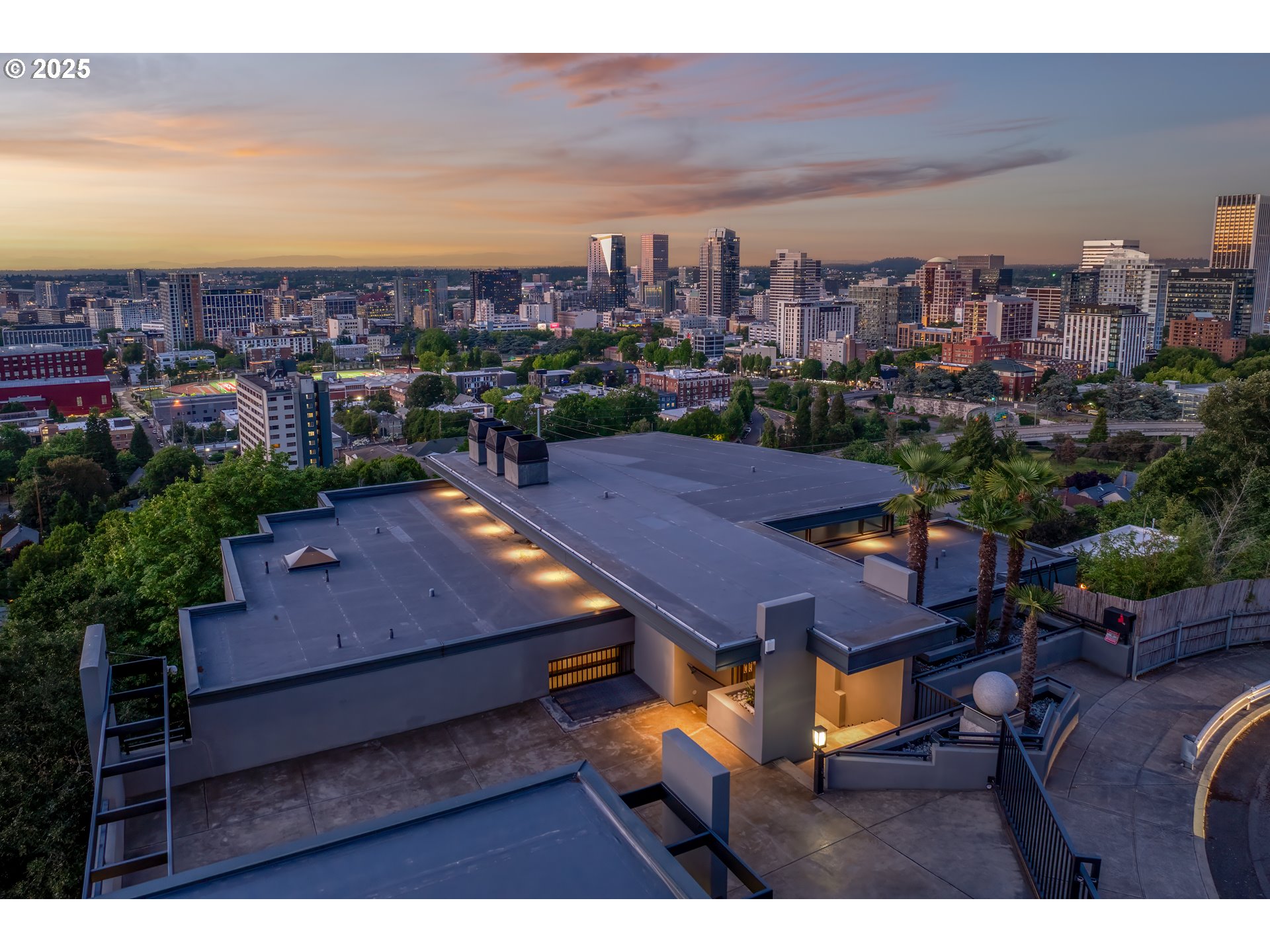 1551 Southwest Upper Hall Street Portland, OR 97201 - Photo 4 of 47