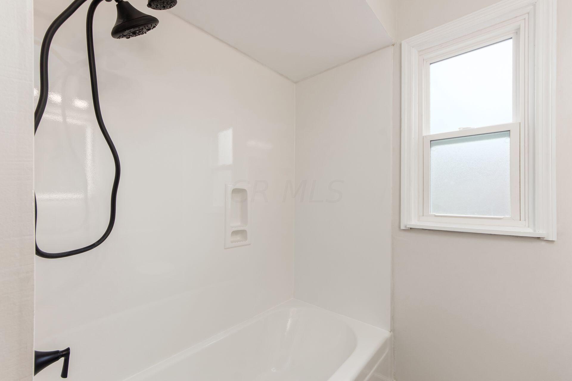 219 Edgevale Road Columbus, OH 43209 - Photo 10 of 14 002_2ed552b_M 219 Edgevale039