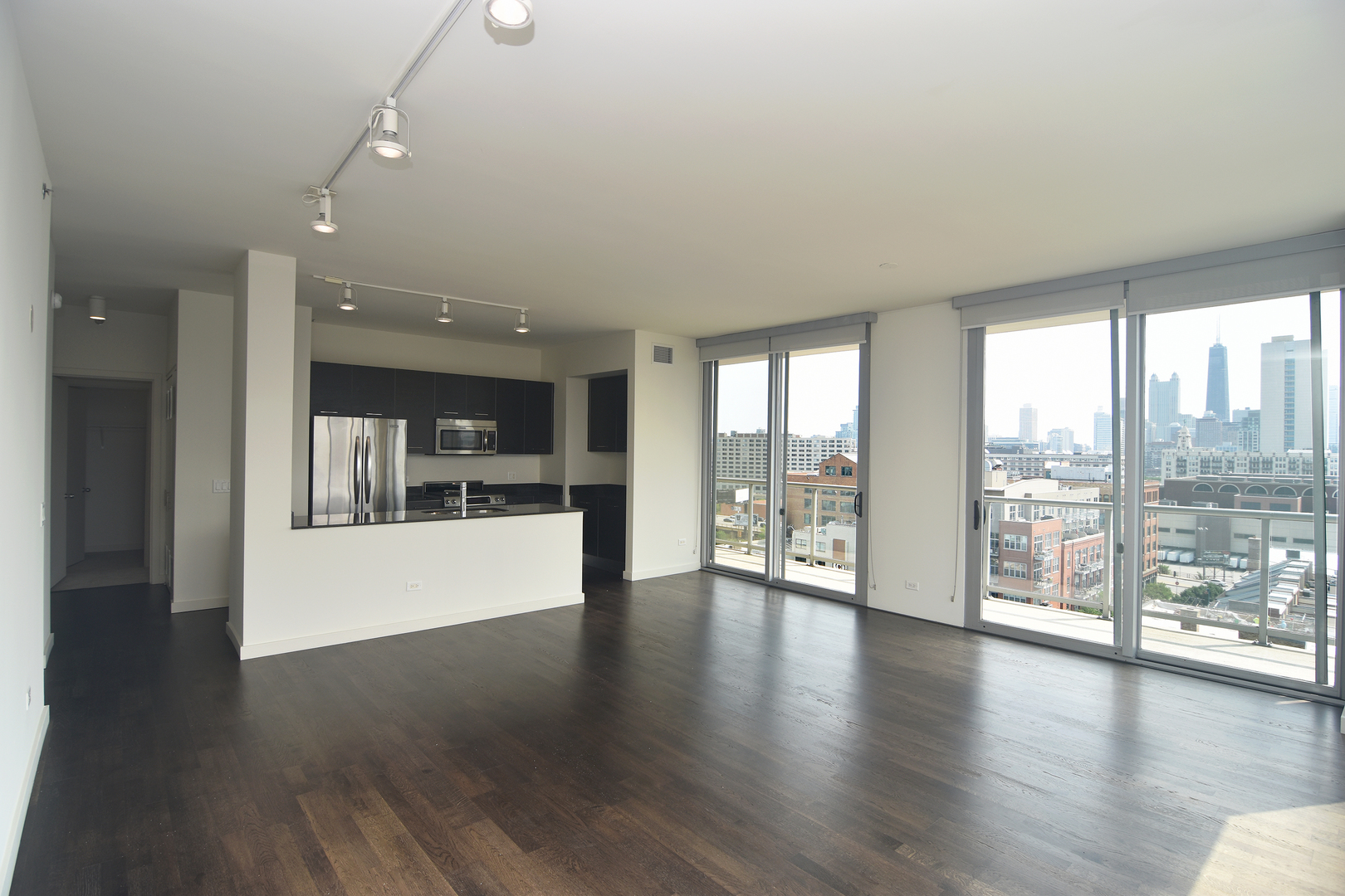 910 West Huron Street, Unit 1114 Chicago, IL 60642 - Photo 2 of 34