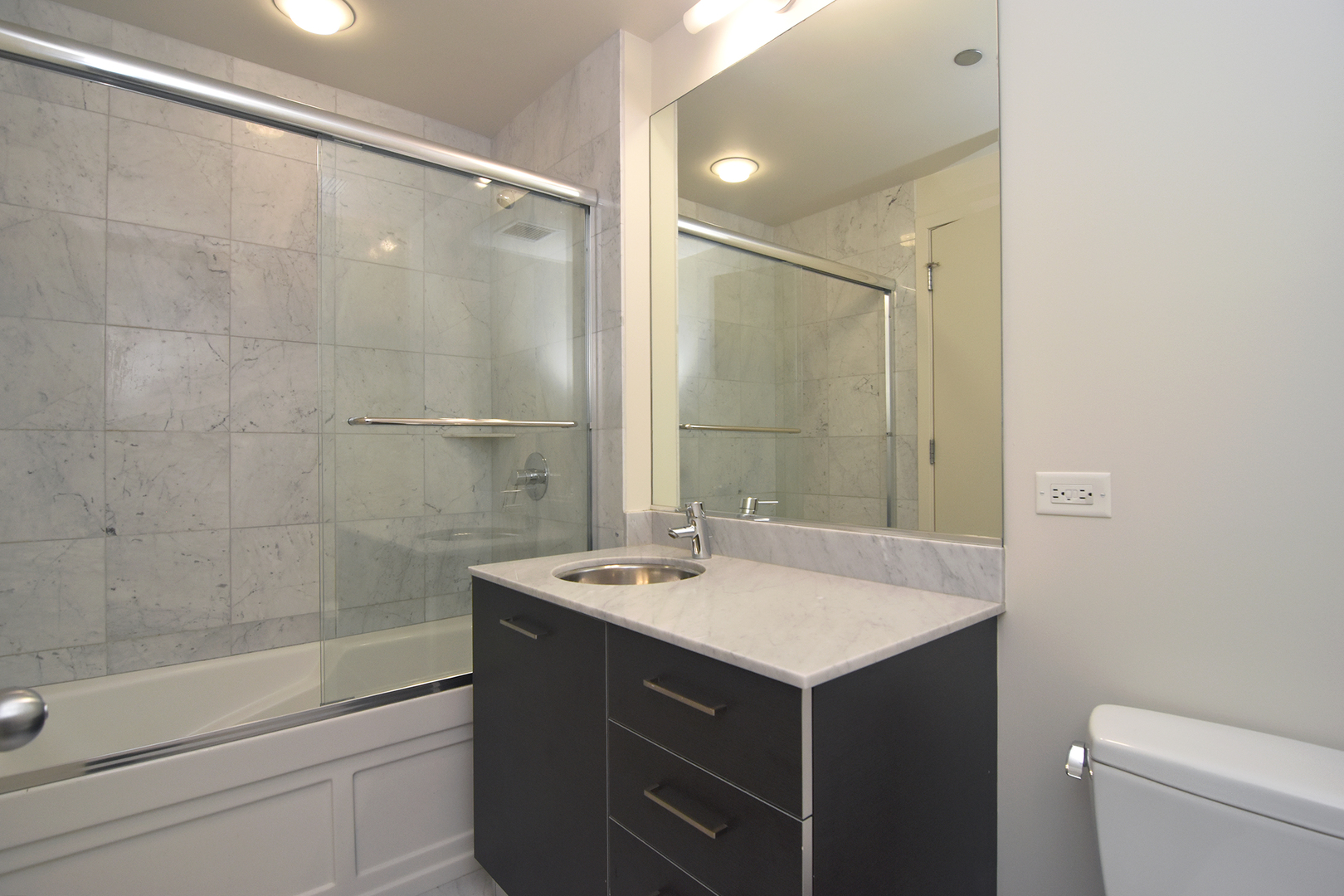 910 West Huron Street, Unit 1114 Chicago, IL 60642 - Photo 11 of 34