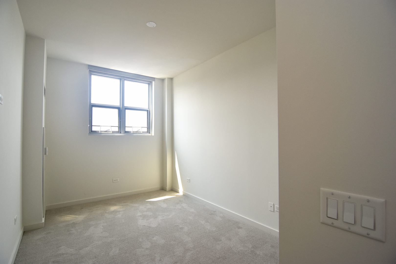 910 West Huron Street, Unit 1114 Chicago, IL 60642 - Photo 13 of 34