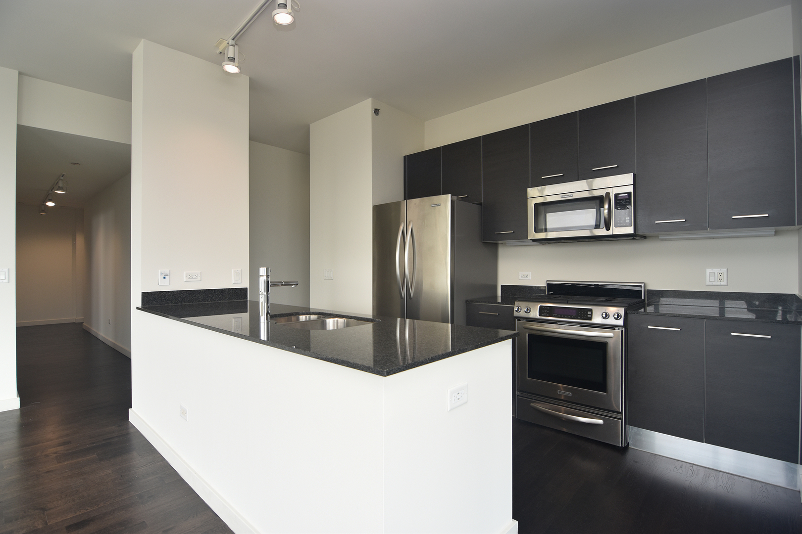 910 West Huron Street, Unit 1114 Chicago, IL 60642 - Photo 20 of 34