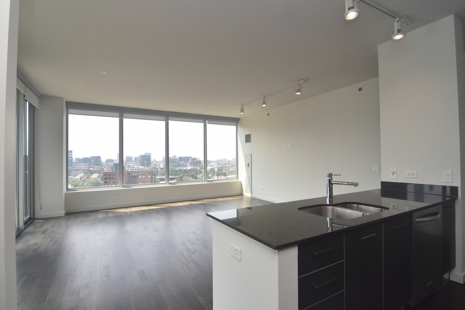 910 West Huron Street, Unit 1114 Chicago, IL 60642 - Photo 22 of 34