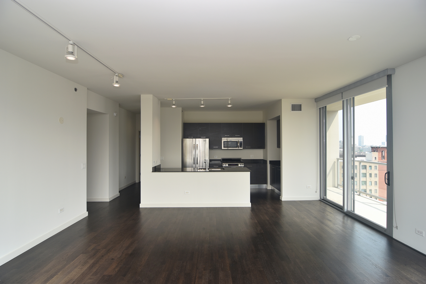 910 West Huron Street, Unit 1114 Chicago, IL 60642 - Photo 4 of 34