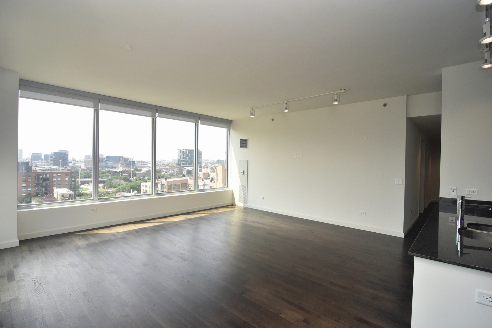 910 West Huron Street, Unit 1114 Chicago, IL 60642 - Photo 5 of 34