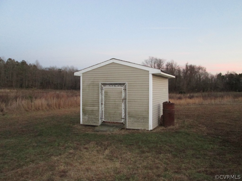 10713 Squirrel Level Road Petersburg, VA 23803 - Photo 4 of 13 Gallery Image 4
