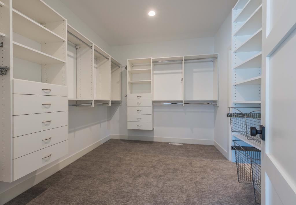 4724 Williston Road Minnetonka, MN 55345 - Photo 14 of 26 Gallery Image 14