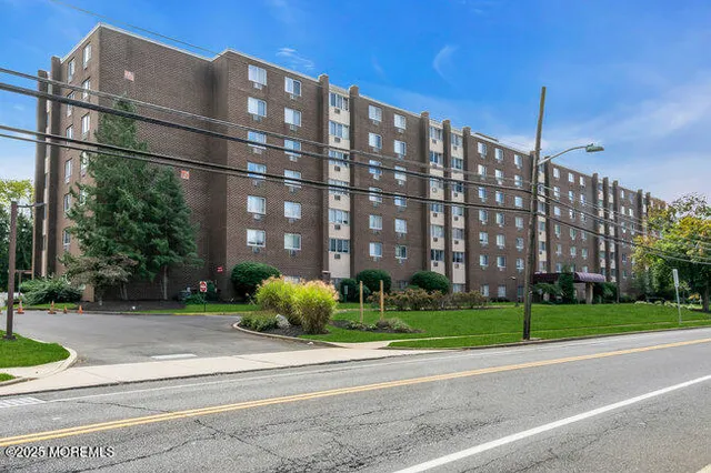 $185,000 | 860 Lower Ferry Road, Unit 1K, Ewing, NJ 08628