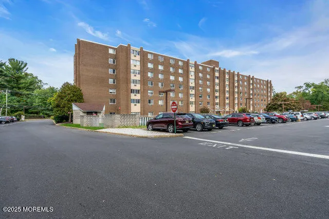 $185,000 | 860 Lower Ferry Road, Unit 1K, Ewing, NJ 08628
