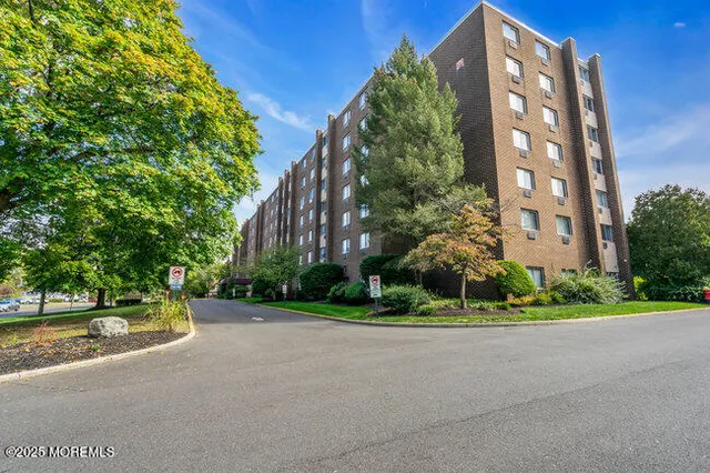 $185,000 | 860 Lower Ferry Road, Unit 1K, Ewing, NJ 08628