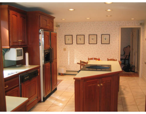 8 Village Gate Road Canton, MA 02021 - Photo 2 of 18 Gallery Image 2