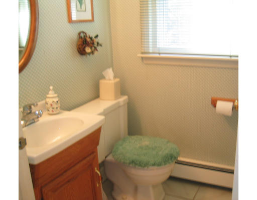 8 Village Gate Road Canton, MA 02021 - Photo 8 of 18 Gallery Image 8