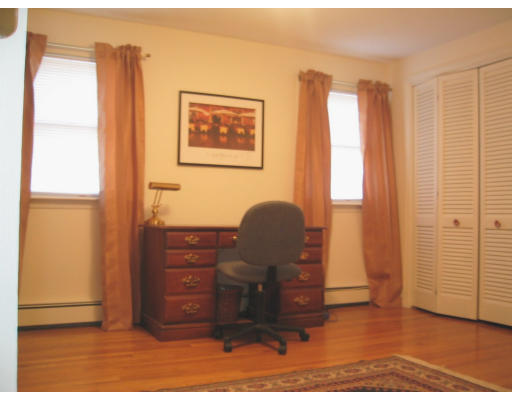 8 Village Gate Road Canton, MA 02021 - Photo 9 of 18 Gallery Image 9
