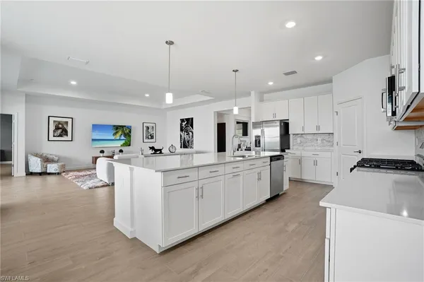 $649,999 | 19050 Hanley Boulevard, Estero, FL 33928