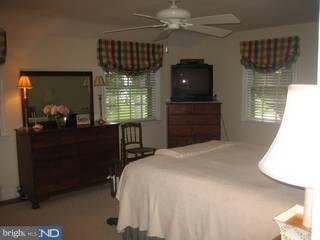 136 Barrie Road Ardmore, PA 19003 - Photo 4 of 6 Gallery Image 4