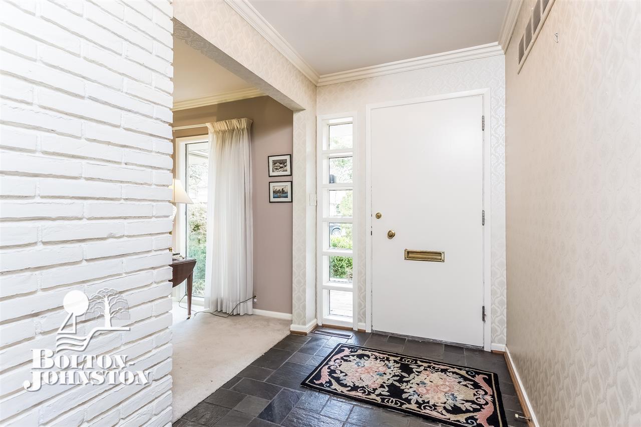 411 Barclay Road Grosse Pointe, MI 48236 - Photo 2 of 46 Foyer