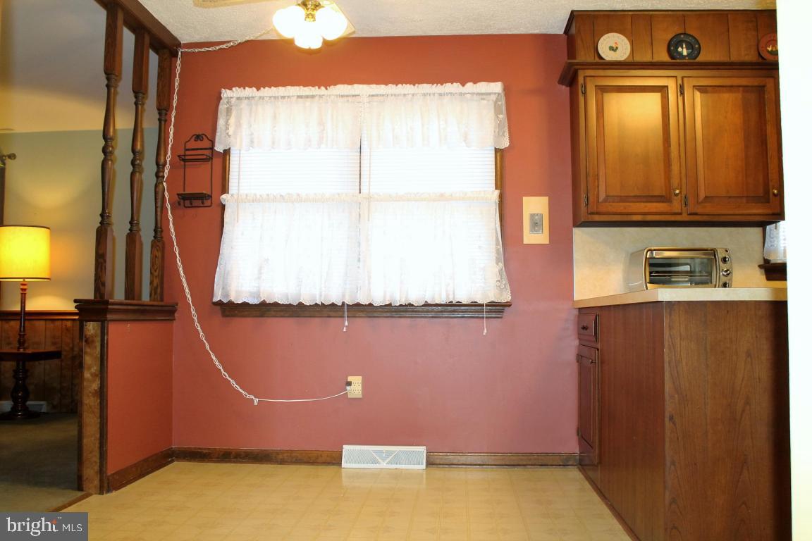 81 West Oregon Road Lititz, PA 17543 - Photo 3 of 15