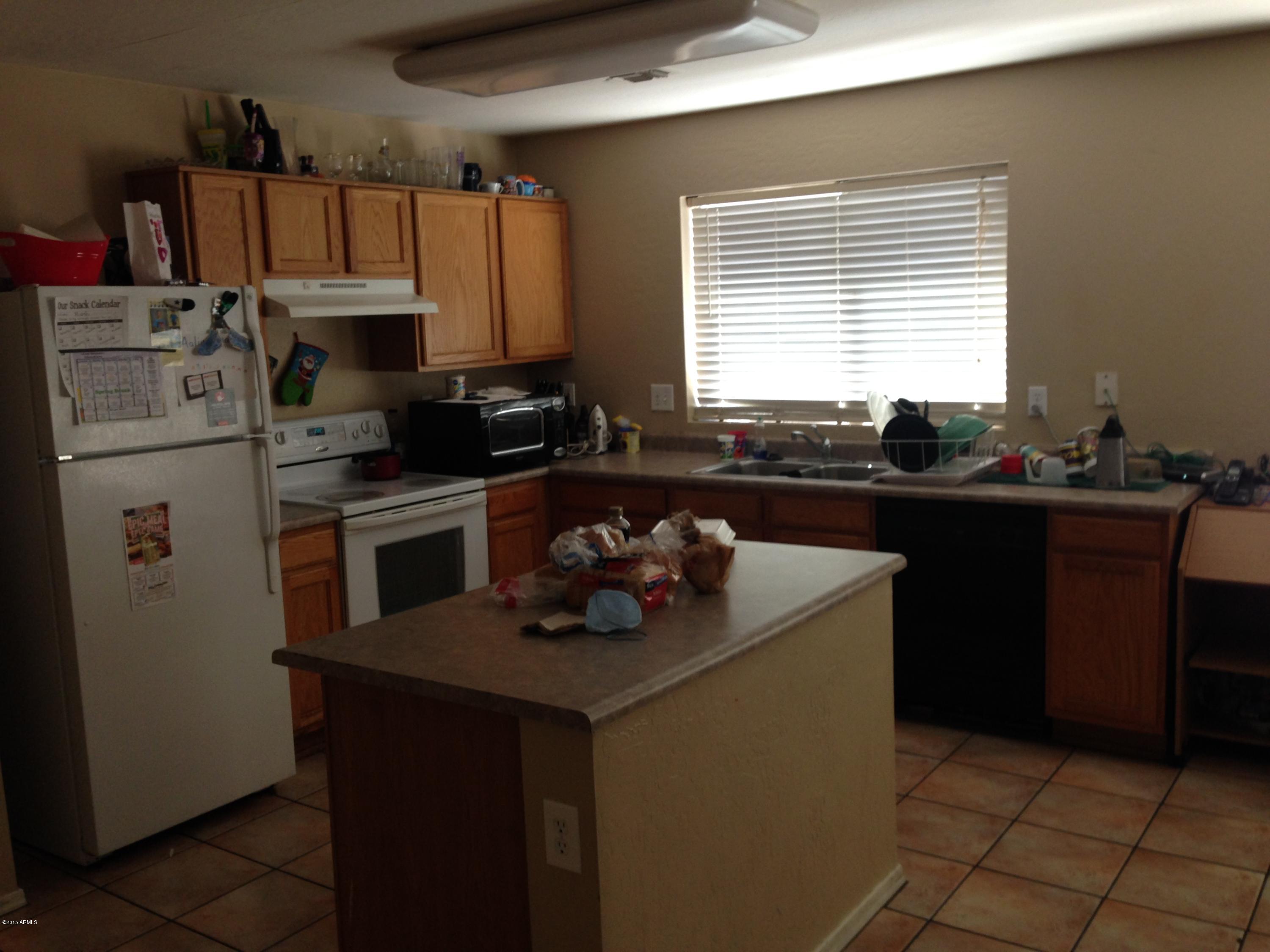 3142 West Fremont Rd. Phoenix, AZ 85041 - Photo 3 of 6 IMG_1293.JPG