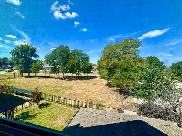 $1,995 | 1001 Zodiac Lane, Unit 50, Round Rock, TX 78665