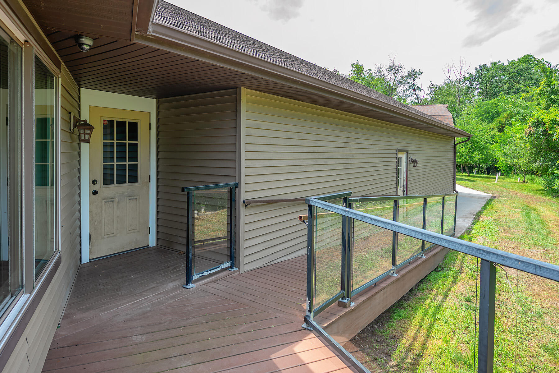 W303S10481 Sandy Beach Road Mukwonago, WI 53149 - Photo 60 of 74 Deck has Accessible Ramp