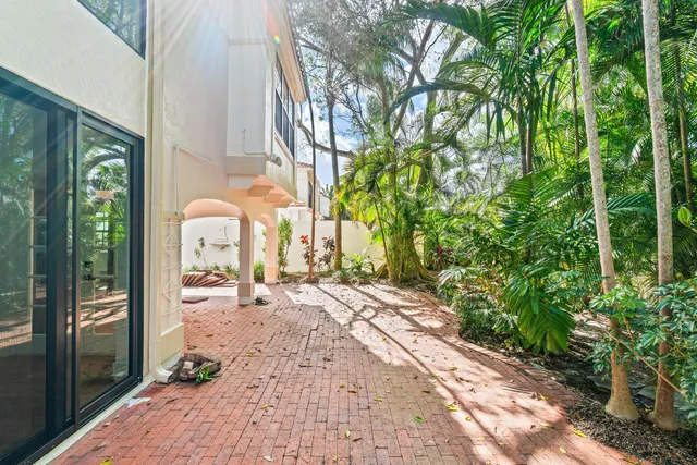 a view of entrance front of house