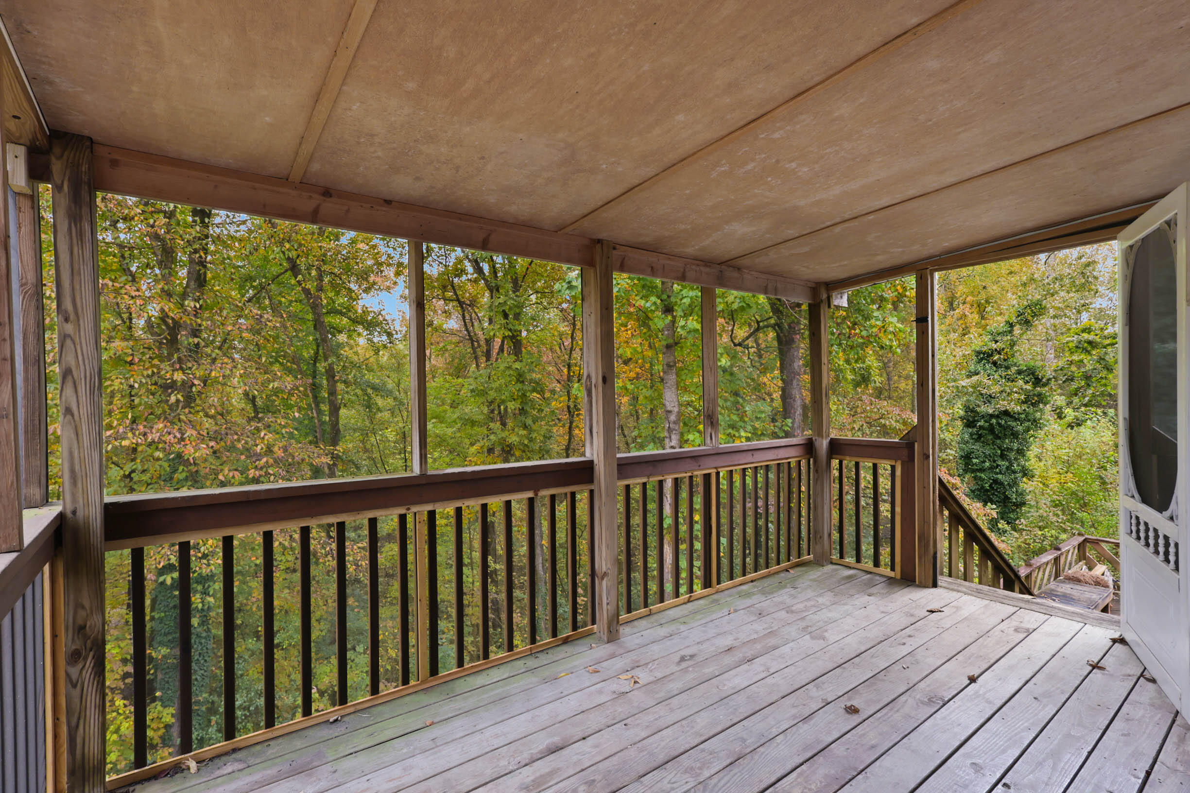 706 Swansons Ridge Road Chattanooga, TN 37421 - Photo 22 of 29 Screened in Porch