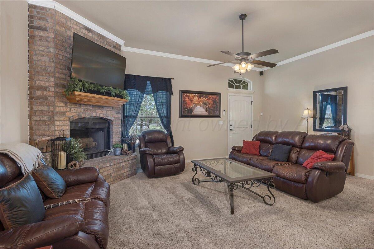5906 South Rusk Street Amarillo, TX 79118 - Photo 5 of 34 05-Living Room