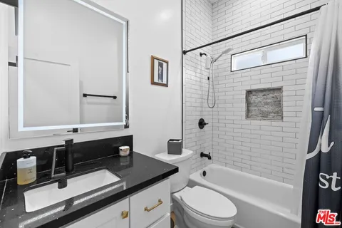 $1,698,000 | 3170 Glenmanor Place, Los Angeles, CA 90039