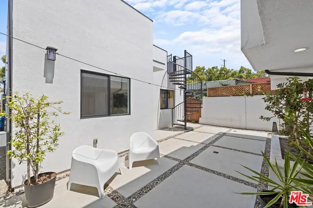 $1,698,000 | 3170 Glenmanor Place, Los Angeles, CA 90039