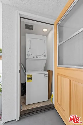 $1,698,000 | 3170 Glenmanor Place, Los Angeles, CA 90039