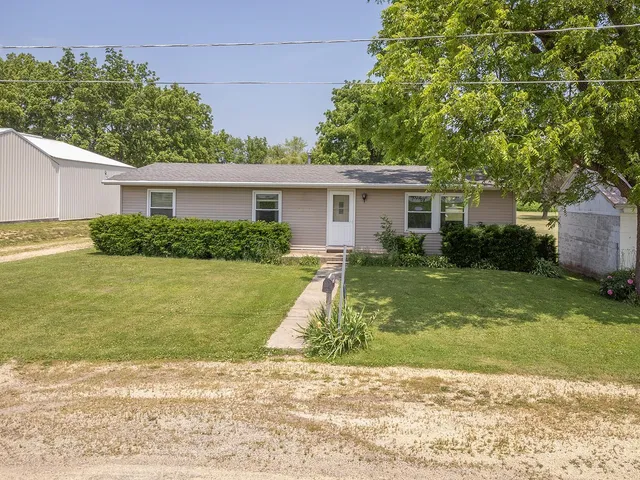 $162,000 | 25115 Locust Road, Lanark, IL 61046