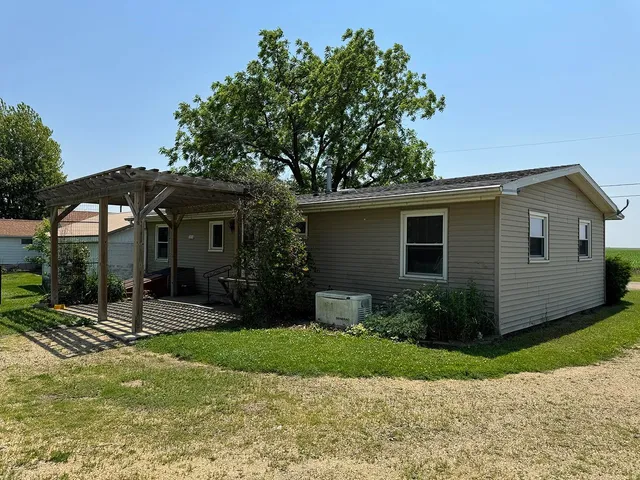 $162,000 | 25115 Locust Road, Lanark, IL 61046